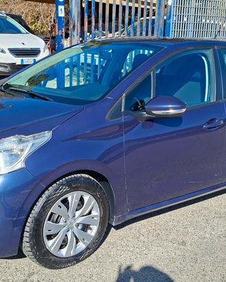Peugeot 208 1.4 HDi 68 CV 5 porte Allure