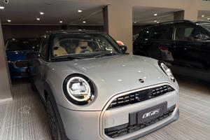 MINI Cooper C 1.5 benzina 156cv Automatic Favoured