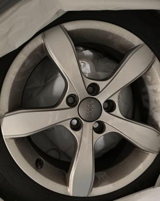 Set 4 cerchi in lega originali Audi 15" – Original