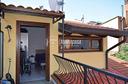 -bilocale-con-giardino-privato-e-balcone-a-pochi