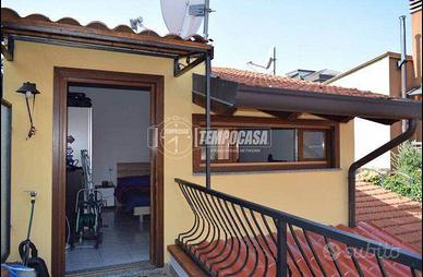 **BILOCALE CON GIARDINO PRIVATO E BALCONE a pochi