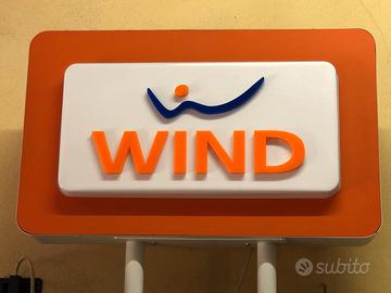 Insegne Wind e Infostrada