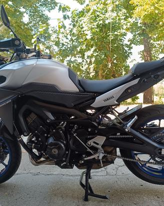 Yamaha tracer 900