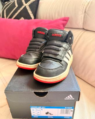 Scarpe da ginnastica Adidas Hoops n.26.