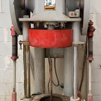 Pressa rotativa per ceramica