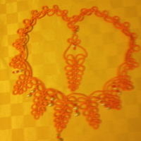 Collana e orecchini in pizzo