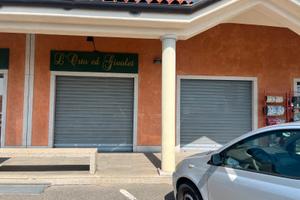 Negozio commerciale presso centro commerciale