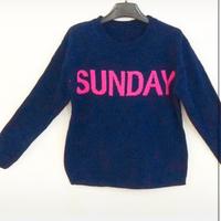 Maglione Sunday blu con scritta fucsia