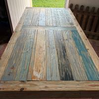 tavolo legno , colore a fantasia.
