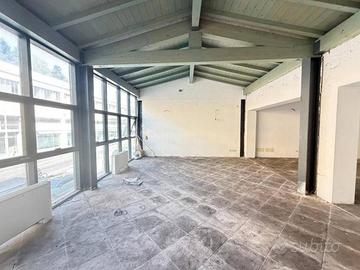 Immobile di 754 m² a Leffe