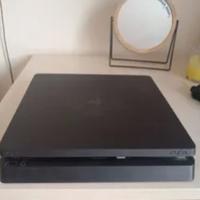 Ps4 e 2 giochi come nuovi solo di persona