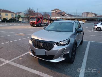 Peugeot 2008 benzina 2023