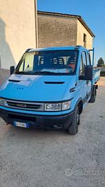 vendono iveco dayli ribaltabile buone condizioni 