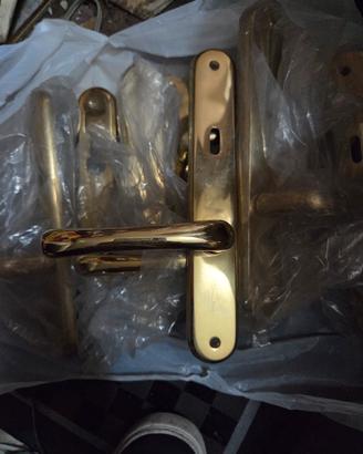 maniglie porte interne e finestre