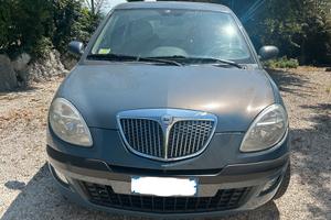 Lancia ypsilon 2004