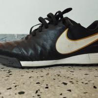 Scarpe Nike da calcetto numero 42,5