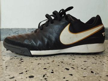 Scarpe Nike da calcetto numero 42,5