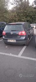 VW Golf V a benzina