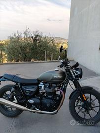 Triumph street twin 2021