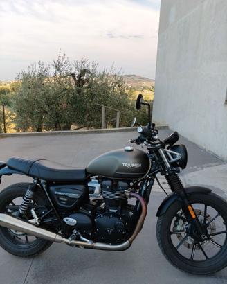 Triumph street twin 2021