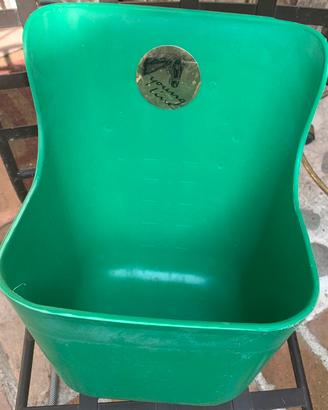 Mangiatoia da parete cavalli/bovini/ovini