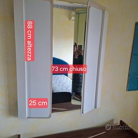 specchio con ante apribili