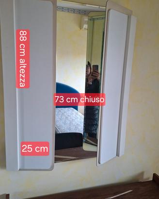 specchio con ante apribili
