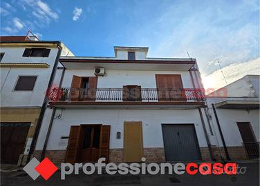 Ampio appartamento al PT con cortile