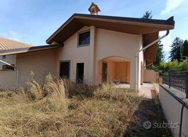 Immobile in asta di 217 m² con box auto a Rocca di