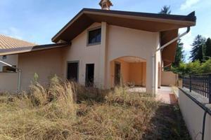Immobile in asta di 217 m² con box auto a Rocca di