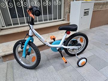 Bicicletta con rotelline da bambino marca Btwin