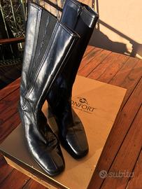 Stivali n.39 confortevoli pelle neri