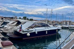 Barca a motore permuto con vela