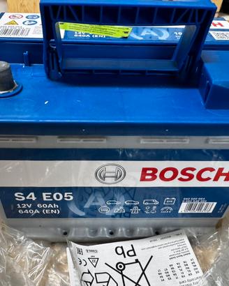 Batteria Auto BOSCH S4 E05 60Ah 640A Start Stop De