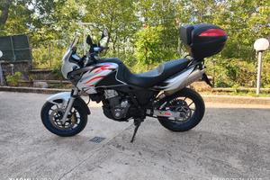 Aprilia Pegaso Strada 660 