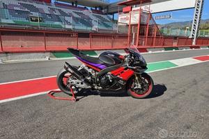 Noleggio Aprilia rsv4 apx2 prove libere o gare
