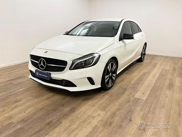 MERCEDES-BENZ A 200 d Automatic 4Matic Premium