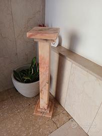 colonna portavaso o piedistallo  in marmo