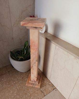 colonna portavaso o piedistallo  in marmo