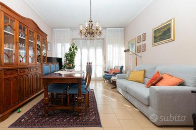 4 LOCALI A CASELLE TORINESE