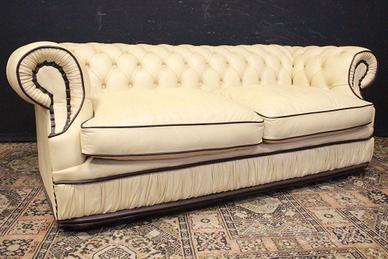 Divano Chesterfield Dellbrook 3 posti in pelle