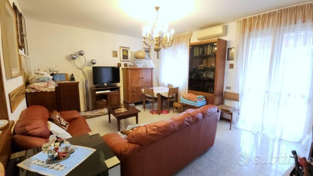Appartamento di 122 m² con 5 locali e box auto a B - Vista 2