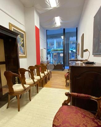 NEGOZIO A REGGIO NELL'EMILIA