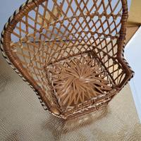 seggiolina decorativa in vimini