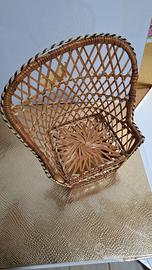 seggiolina decorativa in vimini