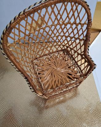 seggiolina decorativa in vimini