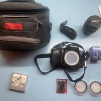 Macchina fotografica reflex Nikon F50 accessori