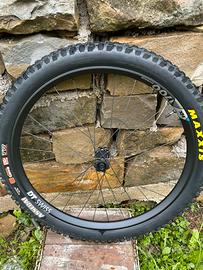 Cerchio anteriore dt swiss hx1700 hybrid