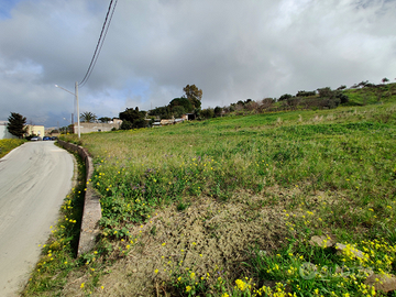 Terreno edificabile vicino strada