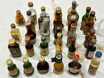 Lotto di 29 Liquorini Mignonette da collezione